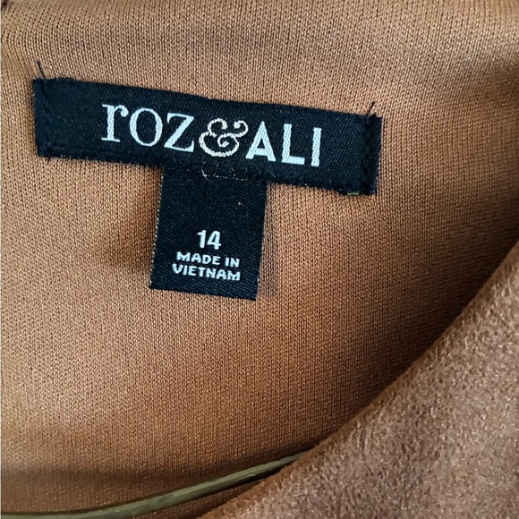 Roz & Ali Sleeveless Brown Midi Dress - Picture 5 of 5